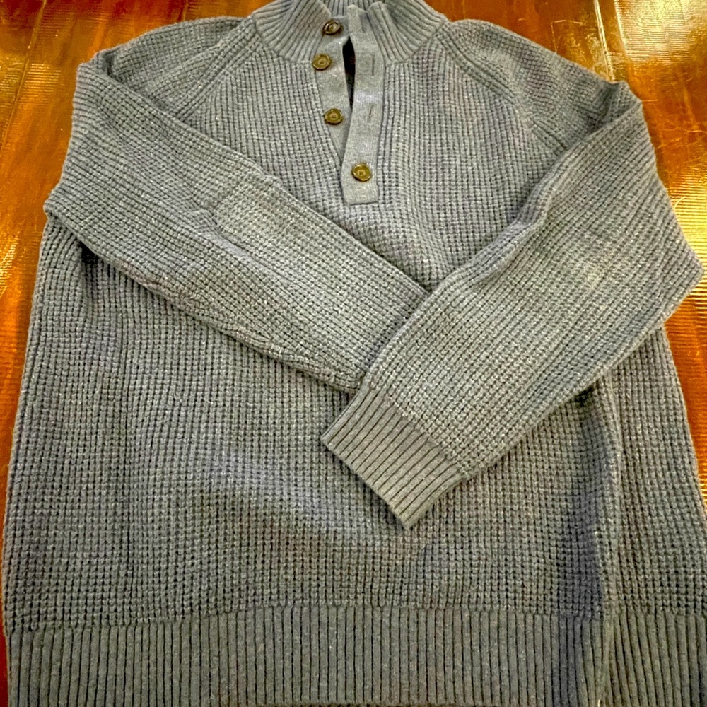 Banana Republic men’s wool sweater